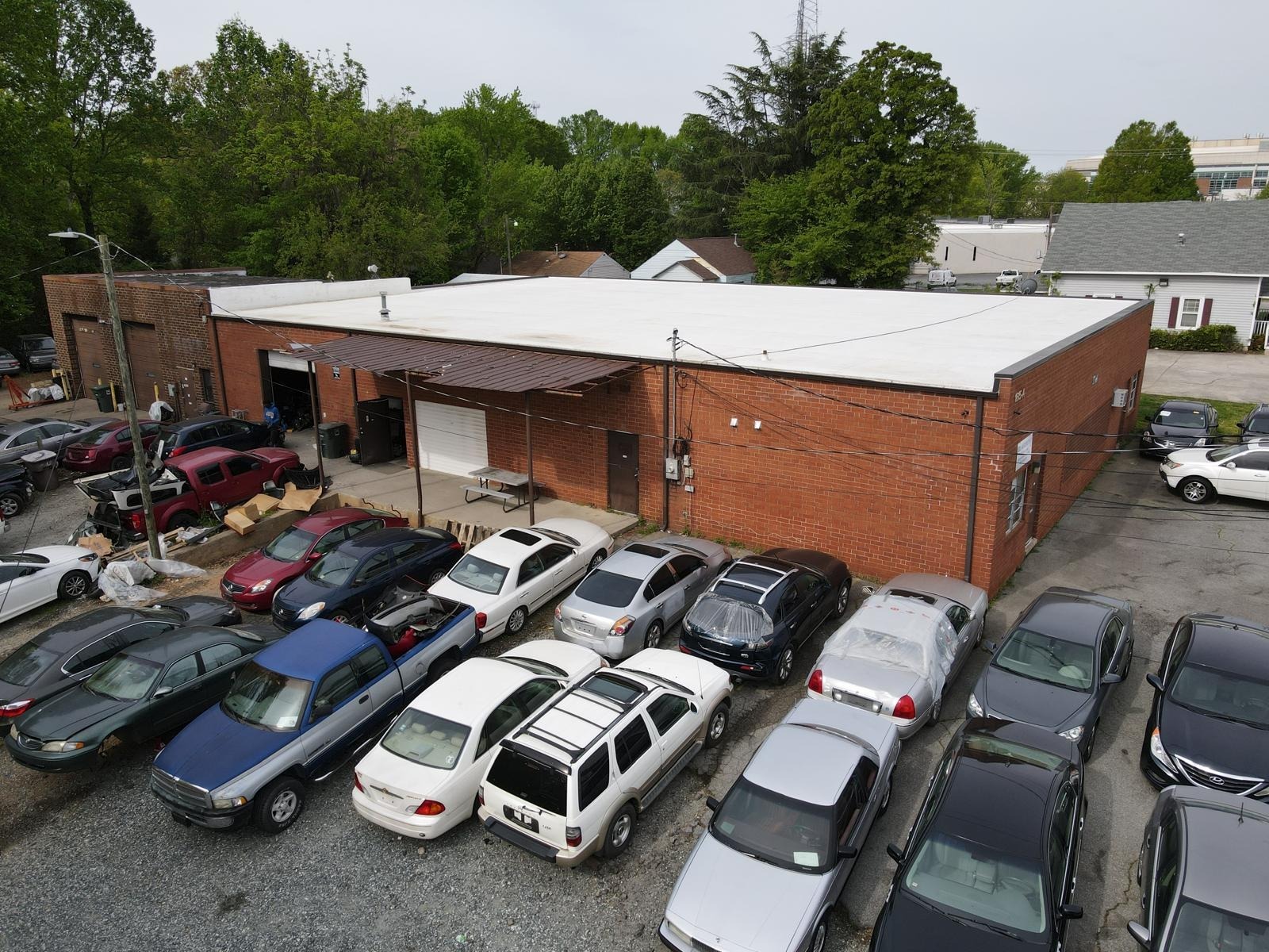 Freestanding Automotive/Industrial Brick Building